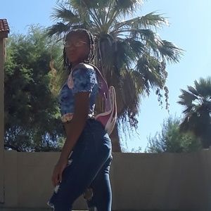 Meet your Posher, Lauriana